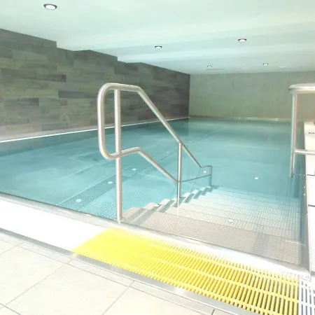 Uschi's Steinroeschen Mit Hallenbad Und Sauna