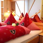 Uschi's Steinroeschen Mit Hallenbad Und Sauna Apartment Fischen im Allgaeu